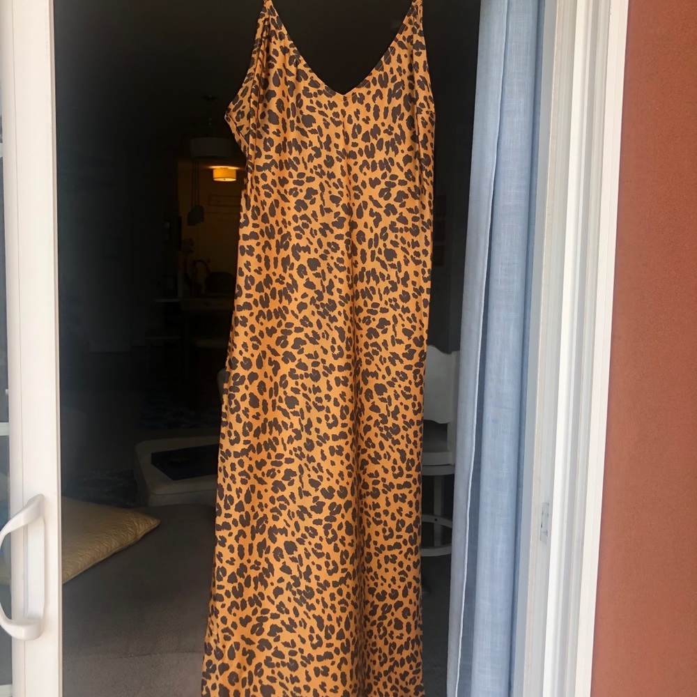 Leopard Print Slip Dress 🖤